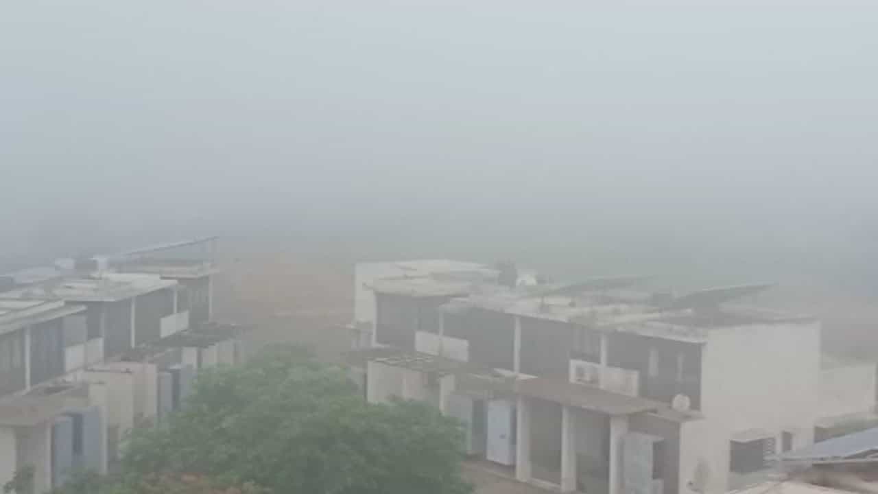 Ahmedabad: વહેલી સવારે ધુમ્મસ છવાયું, રાજ્યમાં આગામી 5 દિવસ હીટવેવની શક્યતા નહિવત્