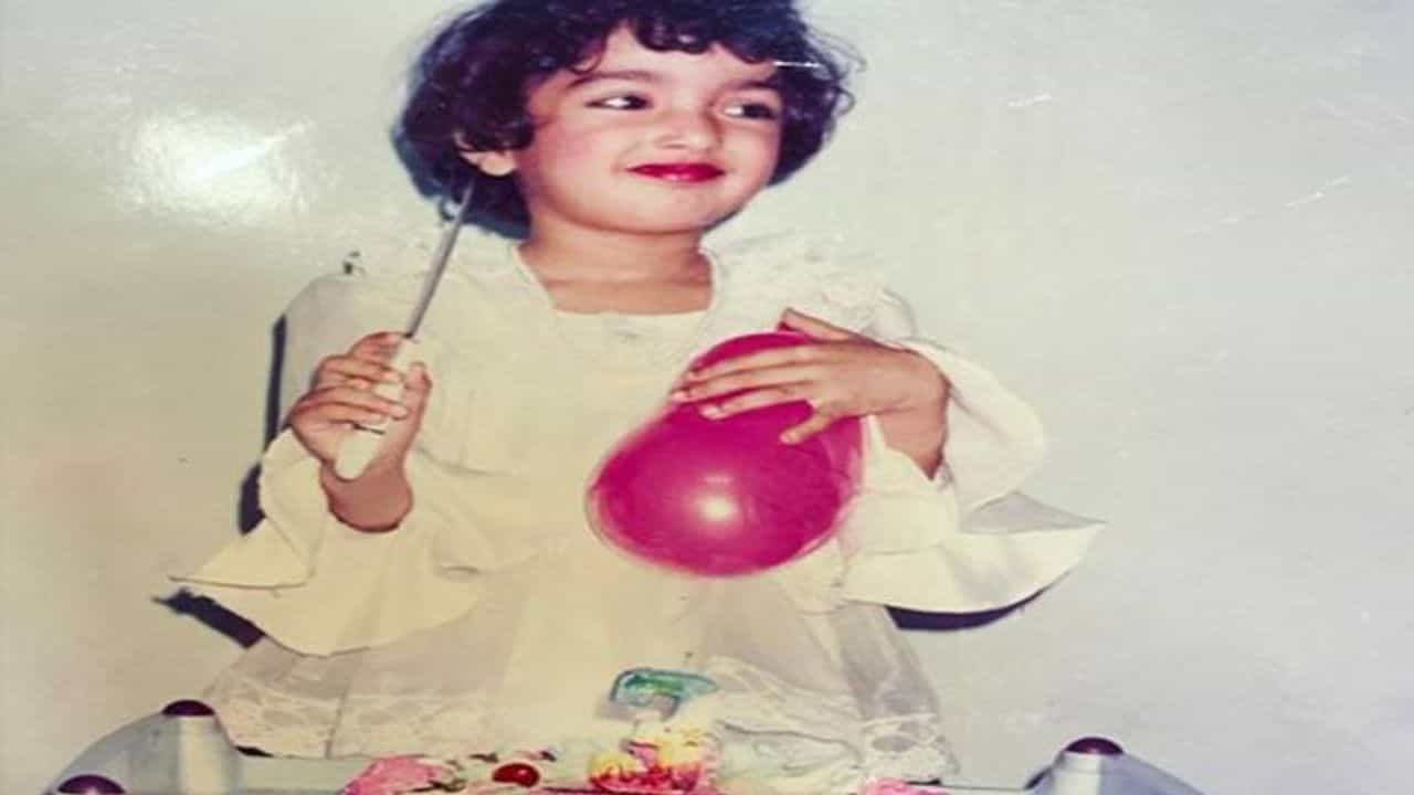 જાણો, આ અભિનેત્રીએ શેયર કર્યો પોતાનો બાળપણનો ફોટો, બાળપણથી જ છે નટખટ