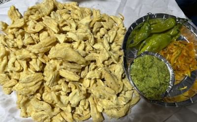 Rajkot: ગાંઠિયાને નરમ અને ફૂલેલા બનાવવા સ્વાસ્થ્ય માટે હાનિકારક એક એવી વસ્તુ નખાય છે જે વિશે સાંભળતાં જ મોઢું કડવું થઈ જશે