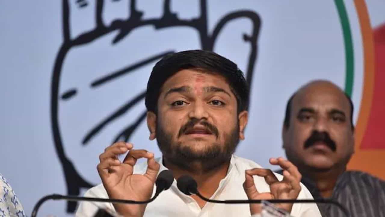 હાર્દિક પટેલના એક ટ્વીટે કોંગ્રેસ પ્રદેશ અધ્યક્ષ સાથેની નારાજગી ખુલ્લી પાડી, શું આ કારણે હાર્દિક કેસરિયા કરવાના મૂડમાં?