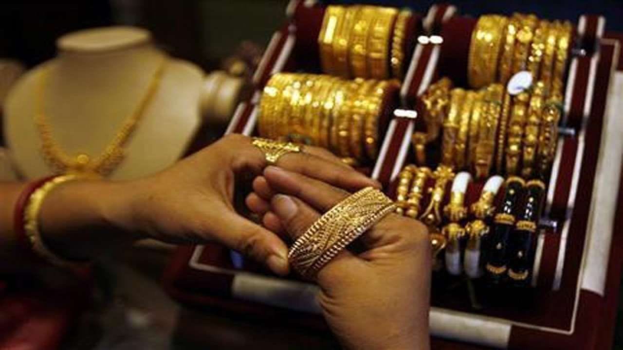 Gold Demand Reduced : સોનાના ભાવ આસમાને પહોંચતા માંગમાં ઘટાડો થયો, જાણો સોનાના લેટેસ્ટ રેટ