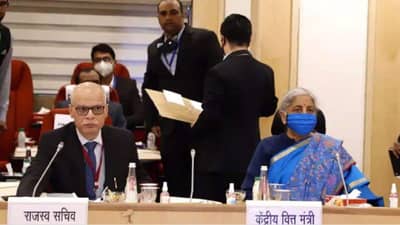 કાપડ ઉધોગ પર 12 ટકા જીએસટીનો મુદ્દો આ મહિને યોજાનારી બેઠકમાં ફરી ચર્ચાશે : બેઠક પર ઉદ્યોગની નજર