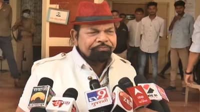 Vadodara: હરિધામ સોખડા વિવાદમાં ધારાસભ્ય મધુ શ્રીવાસ્તવની એન્ટ્રી, કલેક્ટર અને ડીએસપી સાથે બંધ બારણે બેઠક કરી