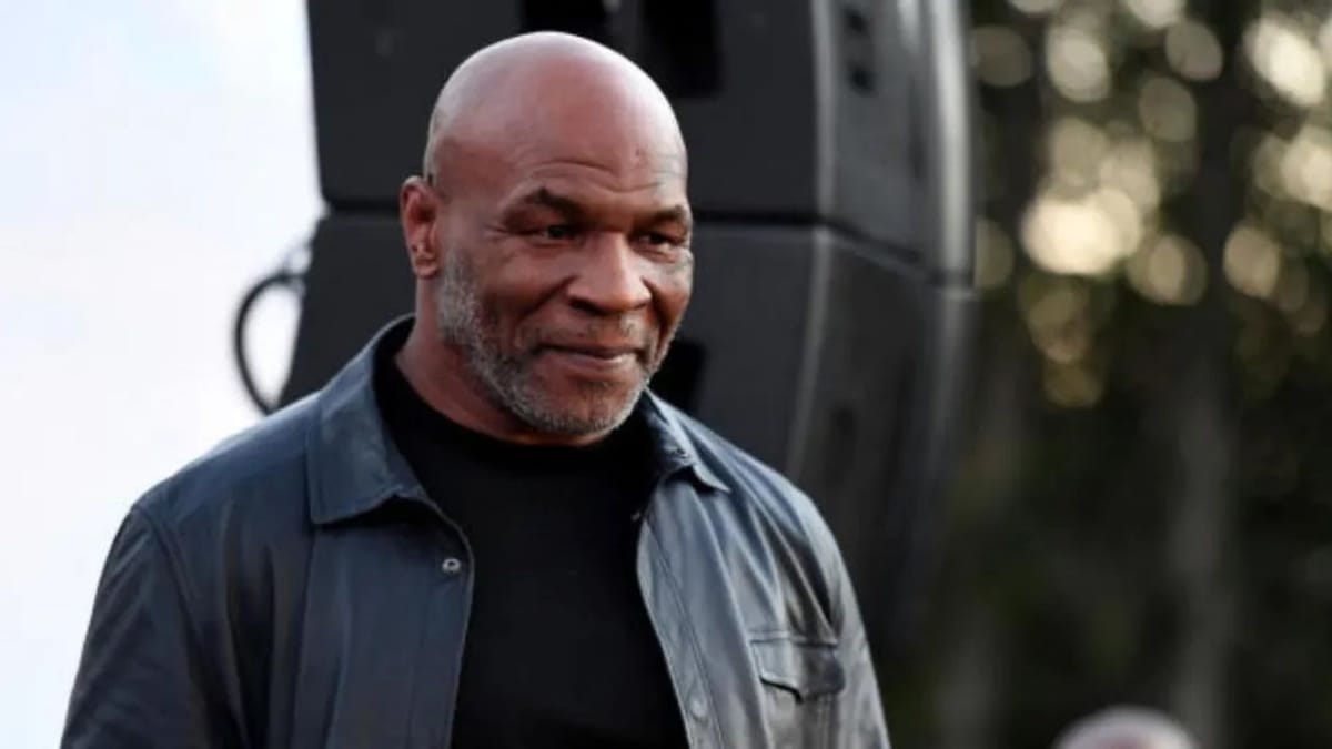 Mike Tyson: હવાઈ યાત્રા દરમિયાન માઈક ટાયસને વિમાનમાંજ સહયાત્રીને ધોઈ નાંખ્યો, મોંઢા પર મુક્કા વરસાવ્યાનો Video વાયરલ