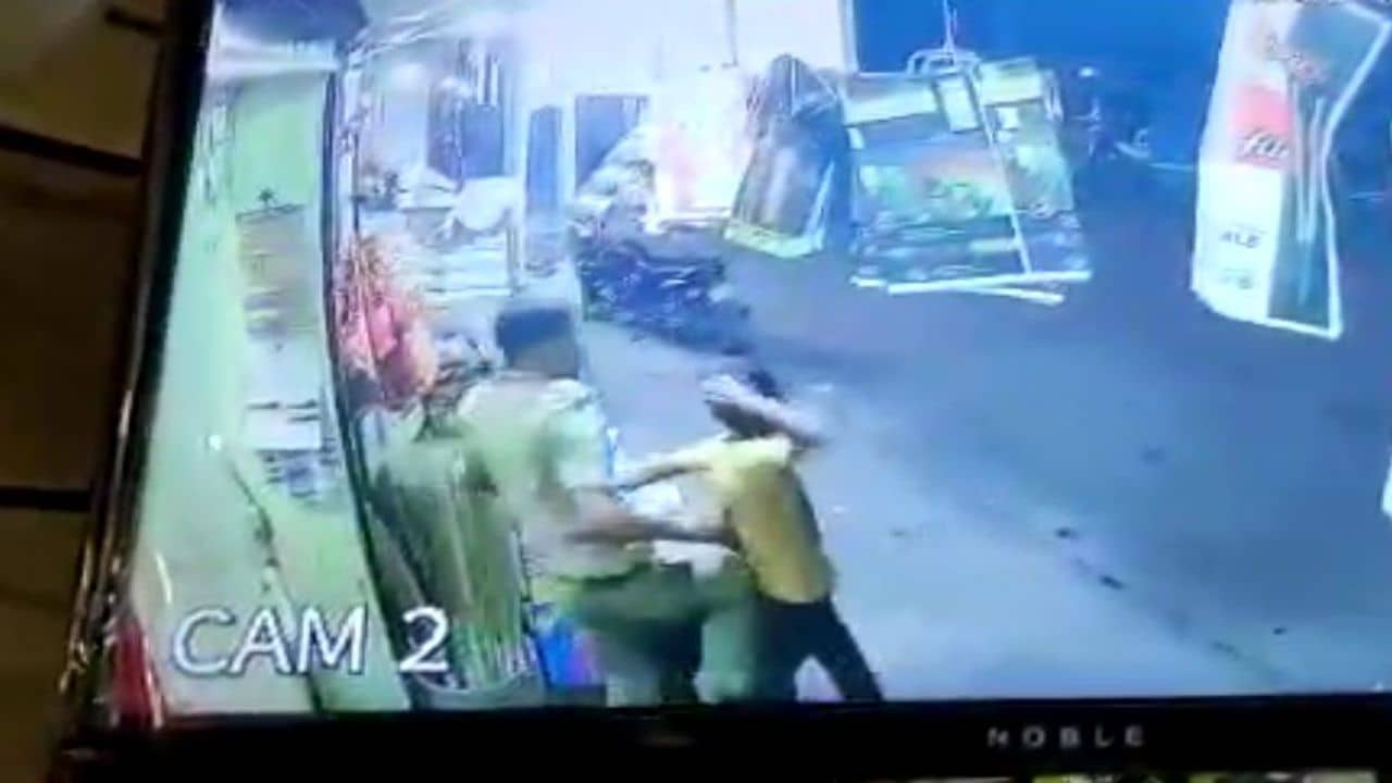 Vadodara: છાણી પોલીસ સ્ટેશનના કોન્સ્ટેબલની દાદાગીરી, 14 વર્ષીય બાળકને બેહરમીપૂર્વક થપ્પડ, લાતોથી માર માર્યો