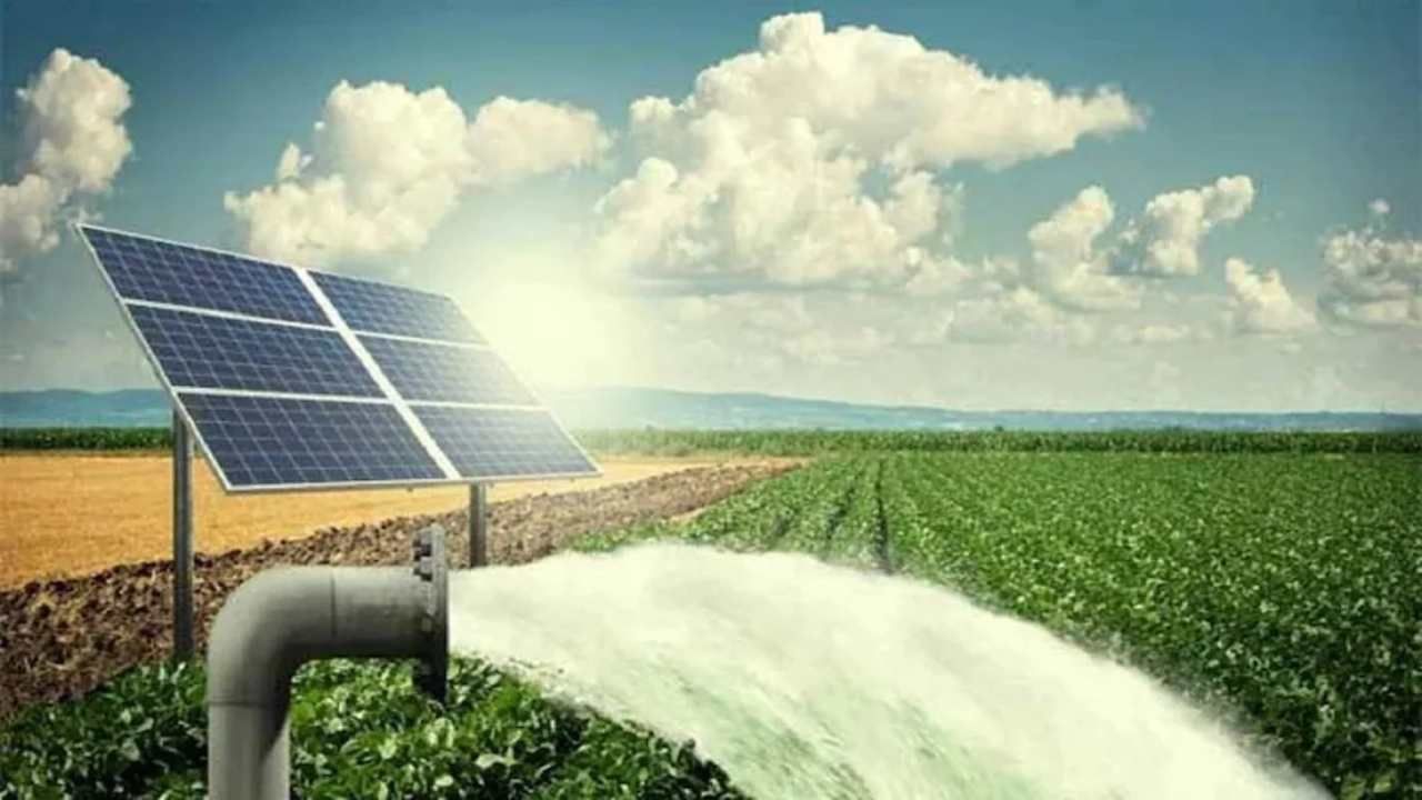 Solar Pumps Subsidy: સોલાર પંપ પર સરકાર આપે છે સબસિડી, પડતર જમીનમાં સોલાર પ્લાન્ટથી ખેડૂતો કરી શકે છે કમાણી
