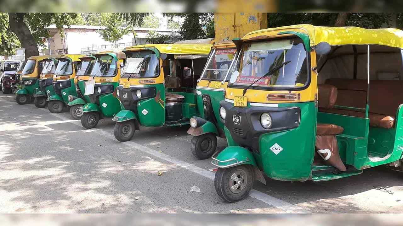 Ahmedabad: CNGના ભાવમાં વધારો થતાં રિક્ષા ચાલકોએ વધાર્યું ભાડું, જાણો હવે રિક્ષામાં સવારી કેટલી મોંઘી પડશે
