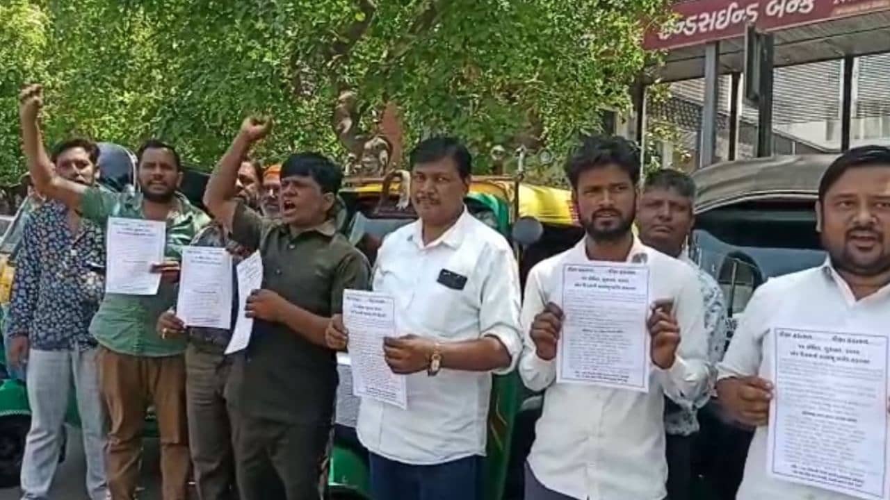 Ahmedabad: CNGના વધતા જતા ભાવ સામે આજથી રિક્ષા ચાલકોની સ્વયંભૂ હડતાળ, બે લાખ રિક્ષાના પૈડા થંભી જશે