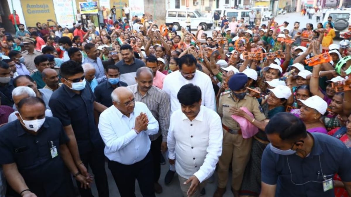 Gandhinagar: મુખ્યમંત્રી ભૂપેન્દ્ર પટેલ વહેલી સવારે સરઢવ ગામમાં પહોંચી પ્રભાતફેરીમાં જોડાયા