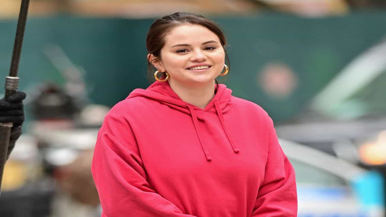 વિશ્વ પ્રસિદ્ધ સિંગર સેલીના ગોમેઝ જોવા મળી ન્યુ હેર સ્ટાઇલમાં, લોકો થઈ રહ્યા છે ફીદા