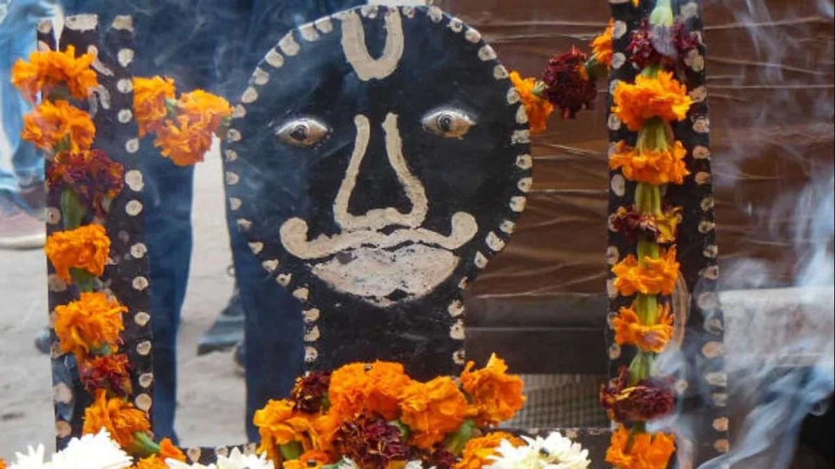 Shani Amavasya 2022 : શનિ અમાવસ્યા પર આ મંત્રોનો જાપ કરો, જીવનમાંથી દરેક મુશ્કેલી દૂર થશે