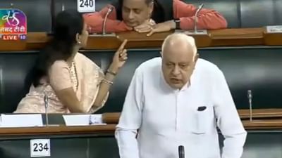 NCP સાંસદ સુપ્રિયા સુલે સાથે શશી થરૂરનો વીડિયો વાયરલ, થરૂરે કહ્યું 'કૂછ તો લોગ કહેંગે........'