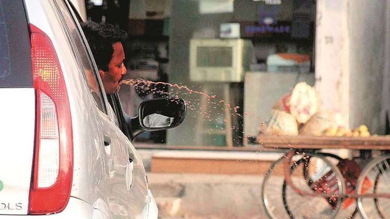 Surat : જાહેરમાં થૂંકનારાઓની હવે ખેર નથી, સુરતની સુંદરતા બગાડનારા લોકોને સીસીટીવી થકી પકડીને દંડ કરાશે