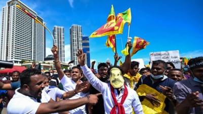 Sri Lanka Crisis: આર્થિક સંકટ વચ્ચે શ્રીલંકાના રાષ્ટ્રપતિનો મોટો નિર્ણય, પોતાના ભાઈને વડાપ્રધાન પદેથી હટાવવા થયા રાજી