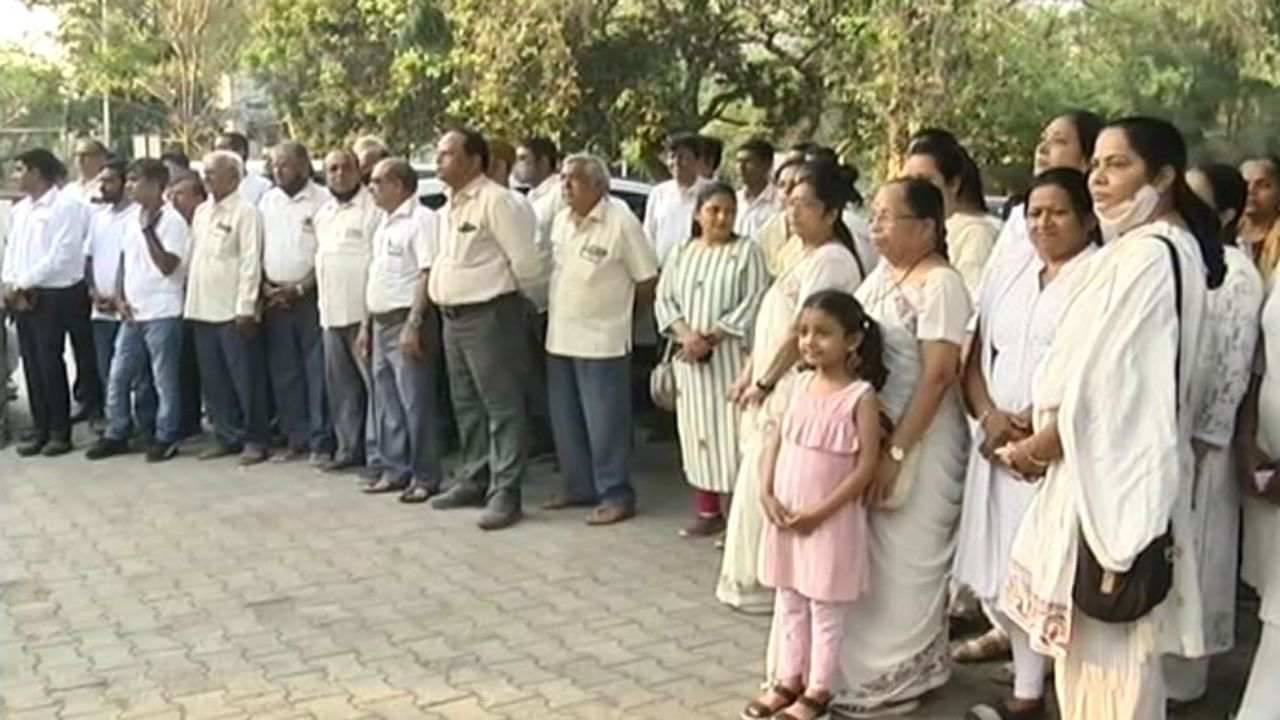 હરિધામ સોખડાનો વિવાદ હવે સુરત સુધી પહોંચ્યો, પ્રબોધ સ્વામી જૂથ દ્વારા ધાકધમકી આપ્યાનો પ્રેમ સ્વરૂપ સ્વામીના જૂથના હરિભક્તોનો આક્ષેપ