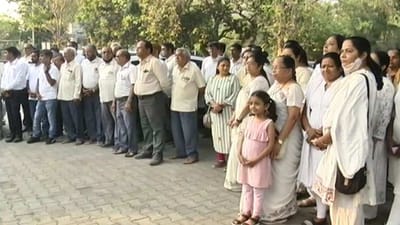 હરિધામ સોખડાનો વિવાદ હવે સુરત સુધી પહોંચ્યો, પ્રબોધ સ્વામી જૂથ દ્વારા ધાકધમકી આપ્યાનો પ્રેમ સ્વરૂપ સ્વામીના જૂથના હરિભક્તોનો આક્ષેપ