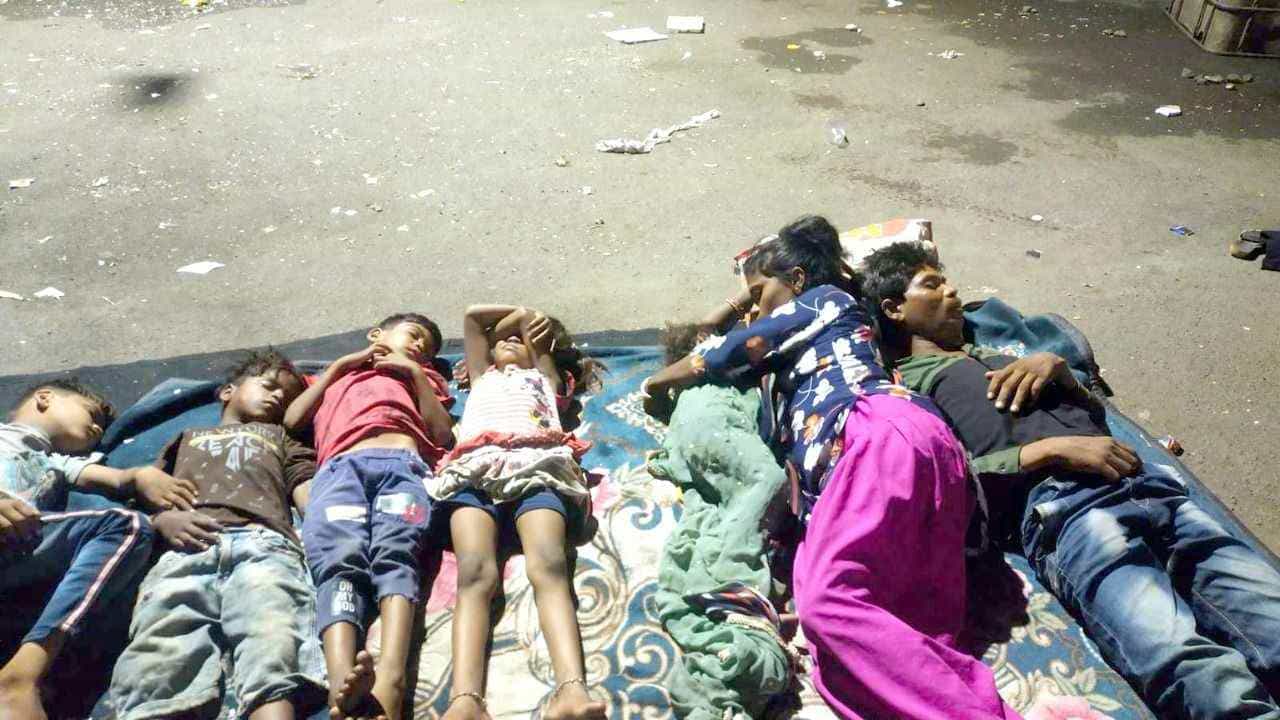 Surat: પુણાગામમાં ફૂટપાથ પર સૂતી બાળકીનું અપહરણ-રેપ-હત્યાની ઘટના બાદ ઉઠતા પ્રશ્નો: ફૂટપાથ પર સુતા શ્રમજીવી પરિવારની બાળકીઓ કેટલી સુરક્ષિત?