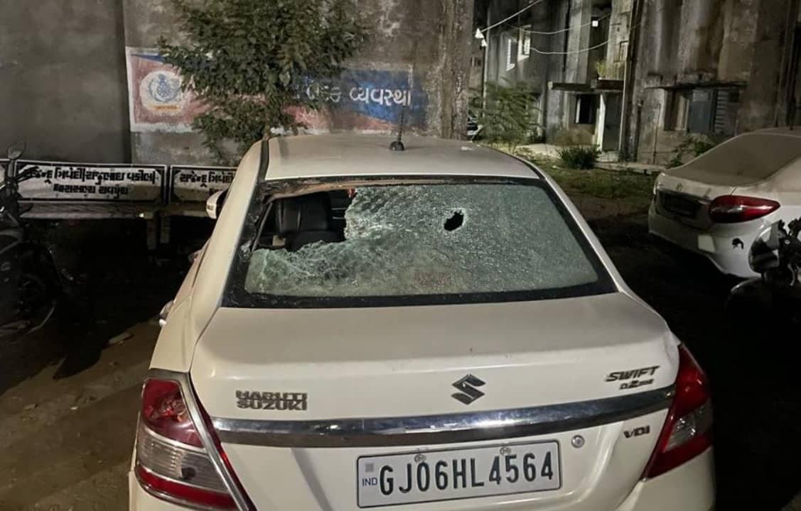 Vadodara: બુટલેગરના સાગરીતોનો સ્ટેટ મોનિટરિંગ ટીમ પર હુમલો, PSI ઇજાગ્રસ્ત, બુટલેગરને છોડાવી ટોળું ફરાર