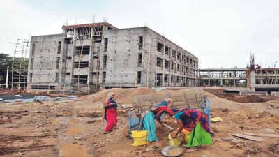 Surat : સ્ટીલ, સિમેન્ટના ભાવમાં અતિશય વૃદ્ધિ અને અન્ય પડતર પ્રશ્નના વિરોધમાં મનપાના વિવિધ પ્રોજેક્ટોની ટેન્ડર પ્રક્રિયા 70 દિવસથી ઠપ્પ