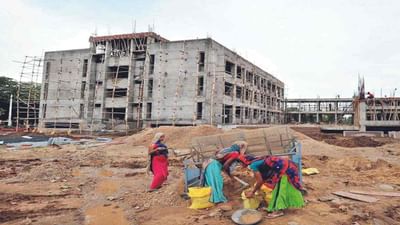 Surat : સ્ટીલ, સિમેન્ટના ભાવમાં અતિશય વૃદ્ધિ અને અન્ય પડતર પ્રશ્નના વિરોધમાં મનપાના વિવિધ પ્રોજેક્ટોની ટેન્ડર પ્રક્રિયા 70 દિવસથી ઠપ્પ