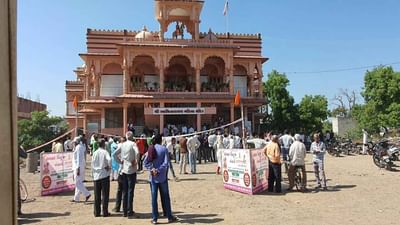 અમરેલી: બગસરા સ્વામિનારાયણ મંદિરમાં હરિભક્તોનો હોબાળો