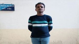 Ahmedabad : ક્રાઇમ બ્રાંચના અધિકારી તરીકે ખોટી ઓળખ આપી આચરી છેતરપિંડી, ઠગ આરોપીની ધરપકડ
