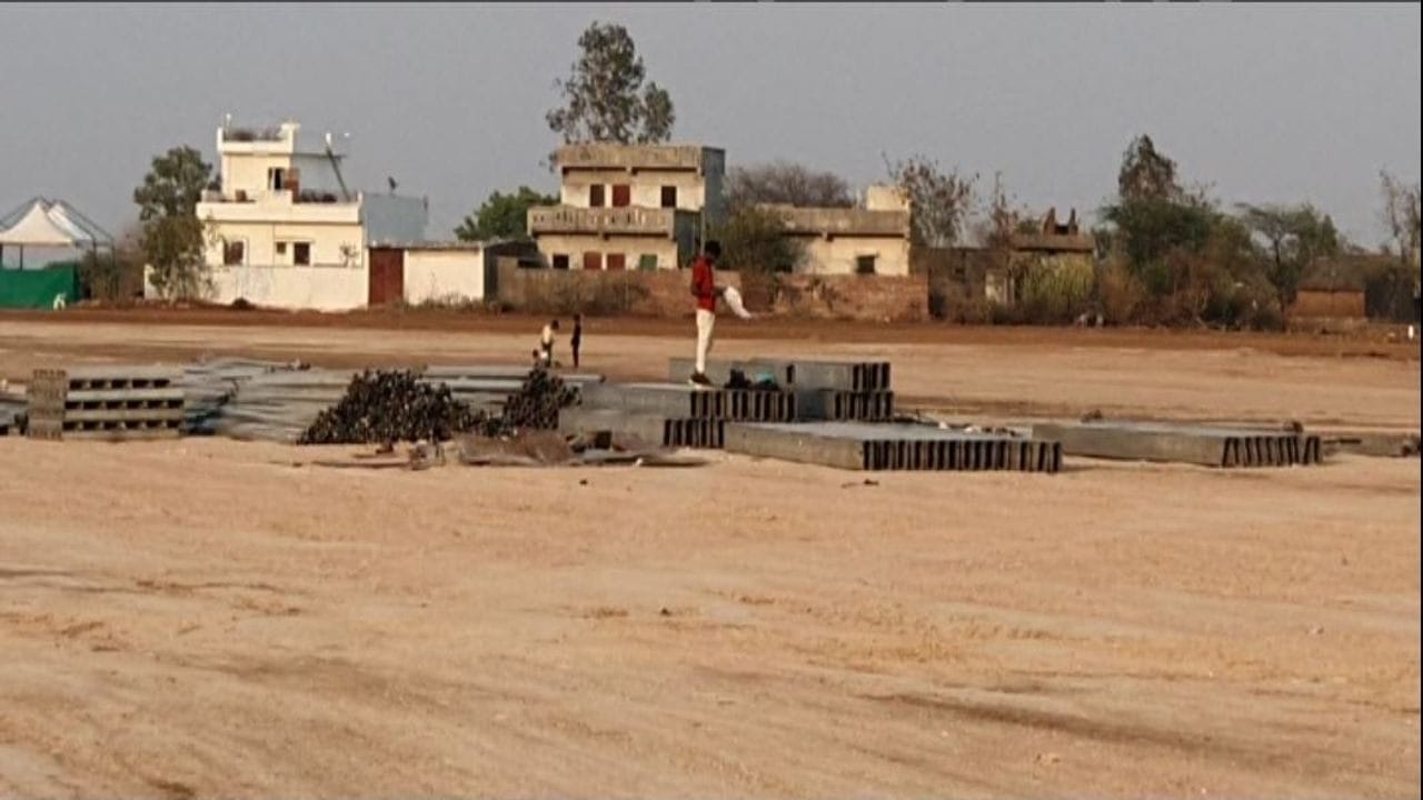 દાહોદ : PMના કાર્યક્રમને લઇ સરકારી તંત્ર તૈયારીઓમાં જોતરાયુ, 2000 કરોડથી વધુના વિકાસ કાર્યનુ લોકાર્પણ અને ખાતમુહૂર્ત