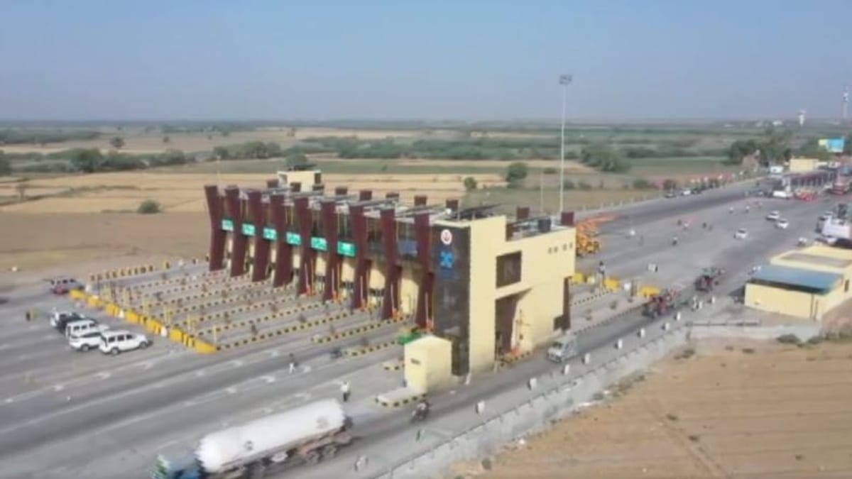 મુખ્યમંત્રી ભૂપેન્દ્ર પટેલે રૂ. 649 કરોડના ખર્ચે તૈયાર થયેલા બગોદરા-તારાપૂર 54 કિલોમીટર 6 લેન માર્ગનું લોકાર્પણ કર્યુ