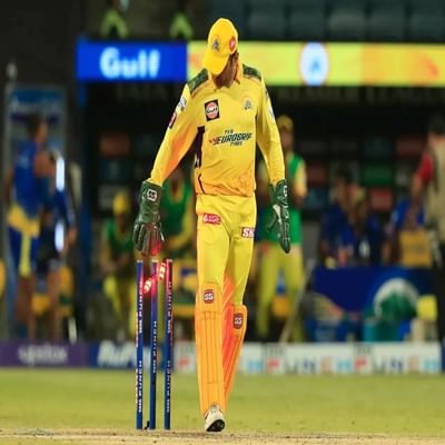 ઈન્ડિયન પ્રીમિયર લીગ (IPL) 2022માં ચેન્નાઈ સુપર કિંગ્સનું પ્રદર્શન નિરાશાજનક રહ્યું છે. 10માંથી 7 મેચ હારી ચૂકેલી ચેન્નાઈ હવે પ્લેઓફની રેસમાંથી લગભગ બહાર થઈ ગઈ છે. ટીમે આ સિઝનમાં 2 કેપ્ટનનો ઉપયોગ કર્યો છે. તેમ છતાં ટીમ ફ્લોપ સાબિત થઈ છે. (PC: IPLt20.com)