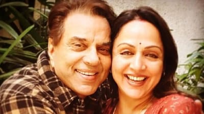 Hema Malini-Dharmendra Anniversary: એવરગ્રીન કપલ હેમા માલિની-ધર્મેન્દ્ર લગ્નની 42મી એનિવર્સરી કરી રહ્યાં છે સેલિબ્રેટ, અભિનેત્રીએ તેના પતિ સાથે એક શેયર કર્યો સુંદર ફોટો