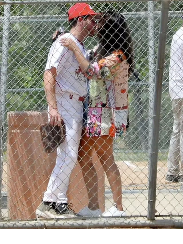 પ્રિયંકા પતિ નિક જોનાસ સાથે જોવા મળી રોમેન્ટિક મૂડમાં