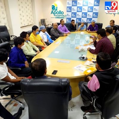 કિડની કે લીવરની બીમારી હોય તો દર્દી અને તેના પરિવારજનો માટે સામાન્ય જીવન જીવવું દોજખ બની જતું હોય છે, ત્યારે મ્યાનમારના એક પરિવારના સ્વજનને કિડની અને લિવર બંને ખરાબ થઈ ગયું હોવાનું જાણવા મળ્યું પરિવારજનોના પગ નીચેથી જમીન સરકી ગઈ કારણ કે આ દર્દીને બચાવવો મુશ્કેલ હતો.