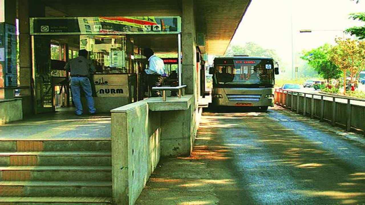 Ahmedabad: સર્વે કરાતા 23 જેટલા BRTS જંક્શન અકસ્માત ઝોન હોવાનું આવ્યુ સામે, તમામ રુટ પર અકસ્માત રોકવા આ કામગીરી હાથ ધરાશે