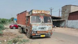 Bhavnagar : સરકારી ચોખા ભરેલો બિનવારસી ટ્રક ઝડપાયો, પુરવઠા વિભાગે તપાસ શરૂ કરી