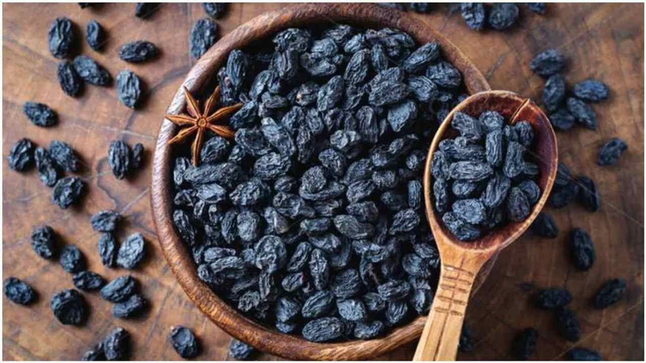 Black Raisins: કાળી કિસમિસ ખાવાથી મળશે અનેક સ્વાસ્થ્ય લાભ, જાણો