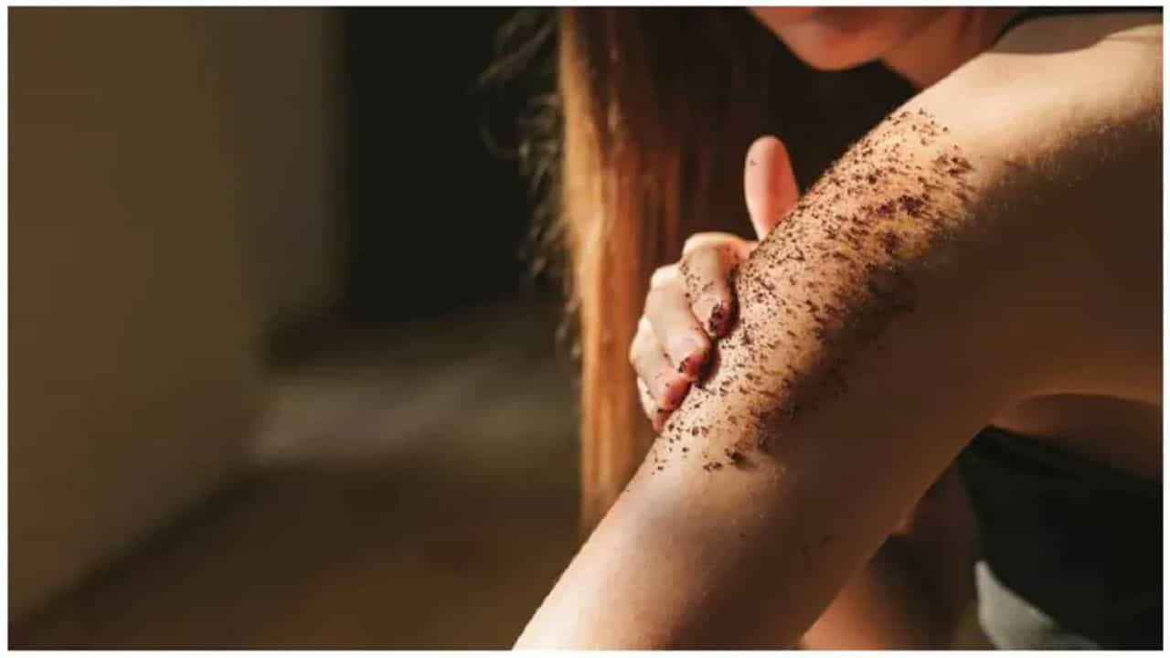 Homemade Body Scrub: ઉનાળામાં ત્વચાની સંભાળ રાખવા માટે આ સ્ક્રબ ટ્રાય કરો, તમારી ત્વચા ચમકશે