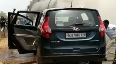 Kheda: મહુધાના મંગળપુર પાટીયા નજીક ચાલુ કારમાં આગ લાગી, જાણો પછી શું થયું?