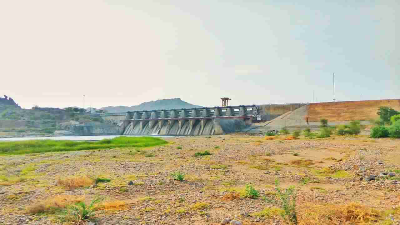 ગુજરાતમાં પાણીની વિકટ સ્થિતિ, ઉત્તર ગુજરાતના ડેમોમાં પાણીનો માત્ર 7 ટકા જ જીવંત સંગ્રહ બચ્યો