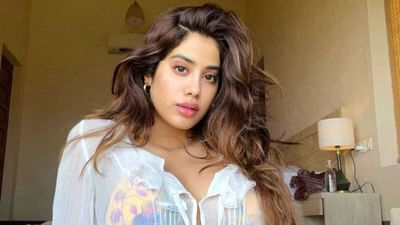 જાહ્નવી કપૂર રેડ કલરના શાનદાર આઉટફિટમાં જોવા મળી, જુઓ Viral Video