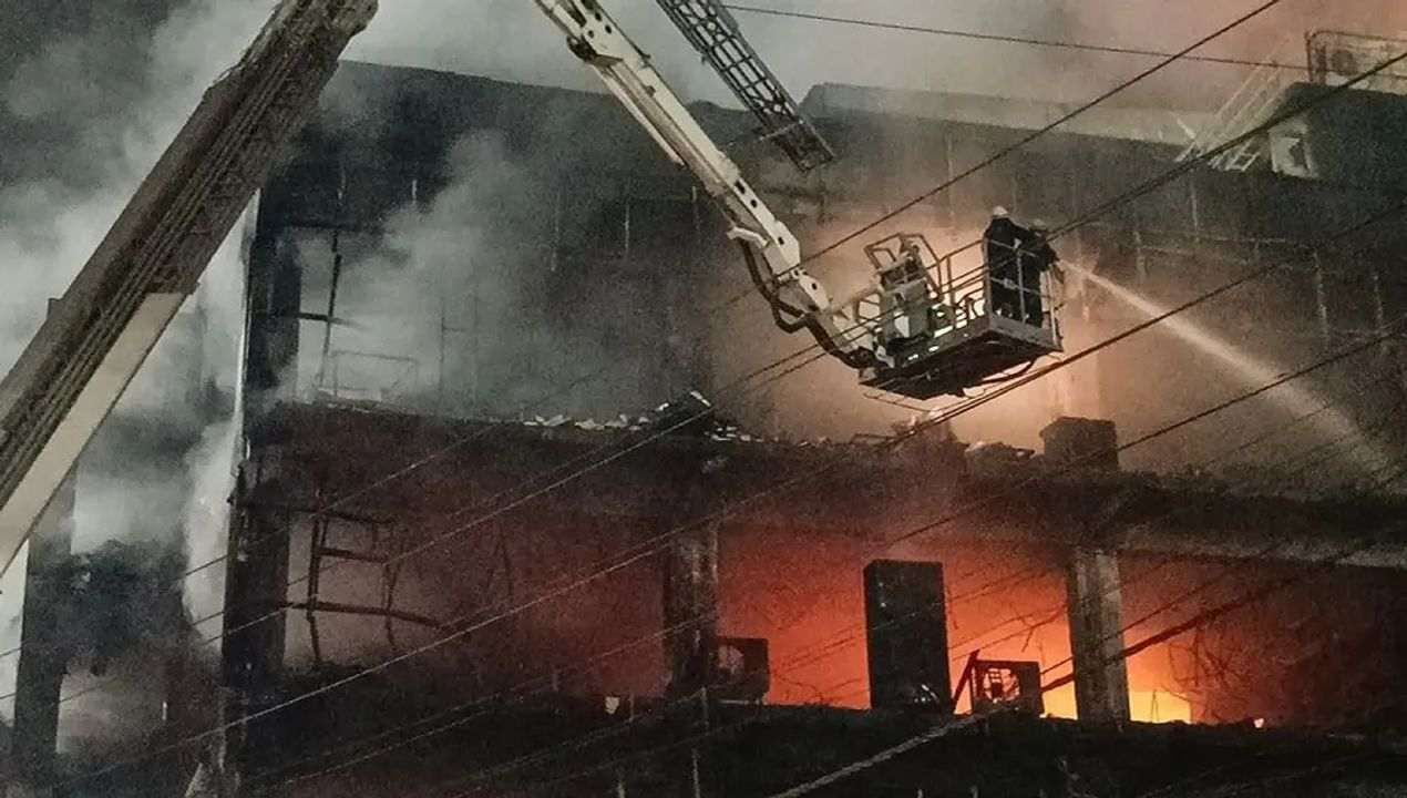 દિલ્લીઃ મુંડકા ફેક્ટરીમાં આગનું તાંડવ, 4 માળની ઇમારત પરથી છલાંગ લગાવતા 27 લોકોના કરૂણ મોત, NDRF એ સંભાળ્યો મોર્ચો