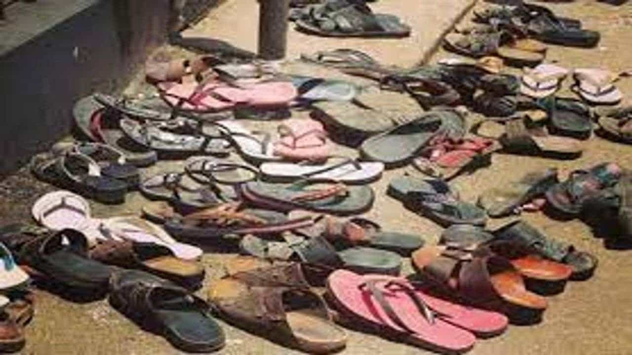 Kheda: નડિયાદમાં એક સેવાભાવી સંસ્થાની અનોખી પહેલ, આકરી ગરમીમાં શ્રમિકોના પગ ન દાઝે તે માટે 7 હજાર ચંપલનું વિતરણ કરશે