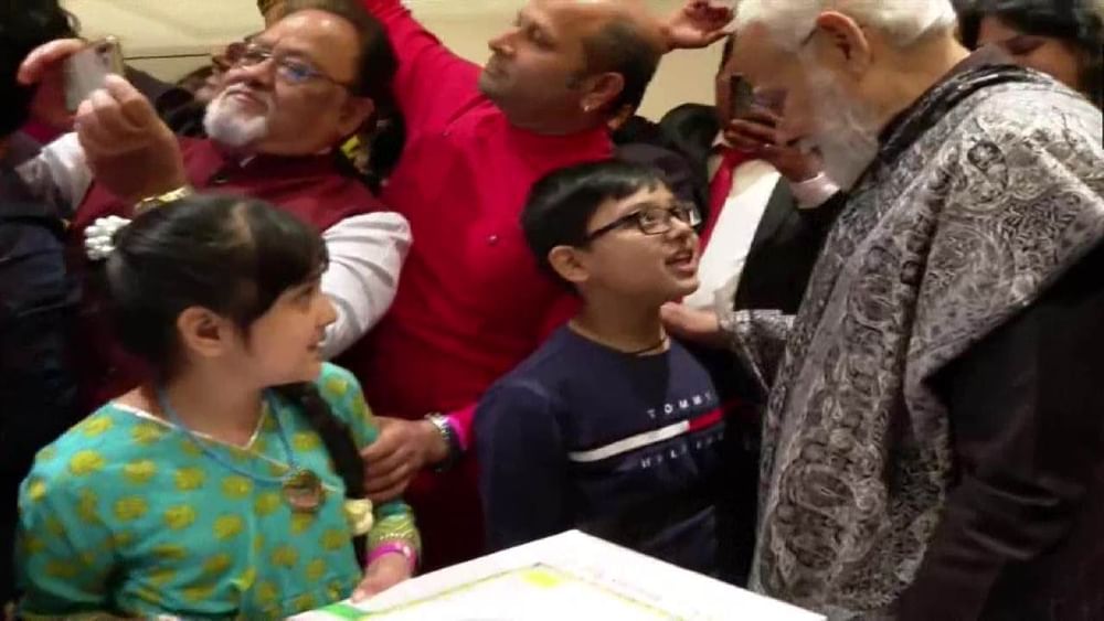 PM Modi In Germany: બાળકીનું આર્ટવર્ક જોઈને વડાપ્રધાન મોદીએ પૂછ્યું- તમે મારો સ્કેચ કેમ બનાવ્યો? છોકરીએ આપ્યો આ જવાબ