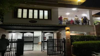 રાજકોટમાં નરેશ પટેલના વેવાઇના બંધ બંગલામાં થયેલી હત્યાના CCTV આવ્યા સામે, જુઓ VIDEO રાજકોટમાં નરેશ પટેલના વેવાઇના બંધ બંગલામાં થયેલી હત્યાના CCTV આવ્યા સામે, જુઓ VIDEO