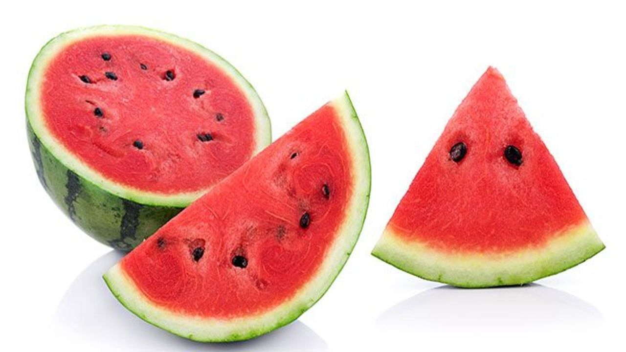 Red Watermelon: તરબૂચ લાલ અને મીઠુ છે તે કેવી રીતે તપાસવુ? જાણો સરળ ટીપ્સ