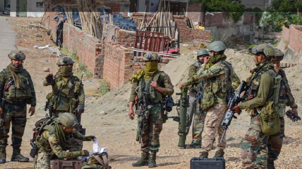Jammu Kashmir: શ્રીનગરના આતંકવાદી હુમલામાં એક પોલીસકર્મી શહીદ, સુરક્ષા દળોએ સમગ્ર વિસ્તારને ઘેરી લીધો