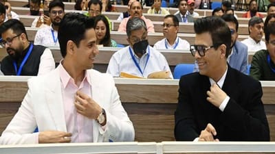 Modi@20: વડાપ્રધાન નરેન્દ્ર મોદી પર લખાયેલ પુસ્તક 'Modi@20: Dreams Meet Delivery' ના લોન્ચ વખતે જોવા મળ્યા સિદ્ધાર્થ મલ્હોત્રા, કરણ જોહર