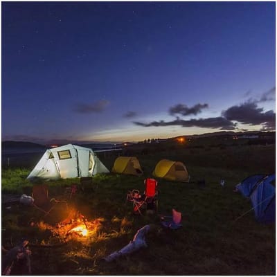  ચંદ્રતાલ તળાવ - હિમાચલ પ્રદેશમાં સ્થિત છે, તમે ચંદ્રતાલ તળાવની મુલાકાત લઈ શકો છો. ઉનાળાની રજાઓ ગાળવા માટે આ એક સારું સ્થળ છે. દર વર્ષે ઘણા પ્રવાસીઓ અહીં કેમ્પિંગ માટે આવે છે.