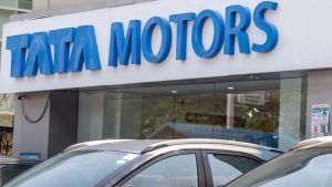 બજારમાં ઘટાડા વચ્ચે પણ Tata Motors નો શેર 12 ટકા સુધી વધ્યો હતો, જાણો શું છે તેનું કારણ