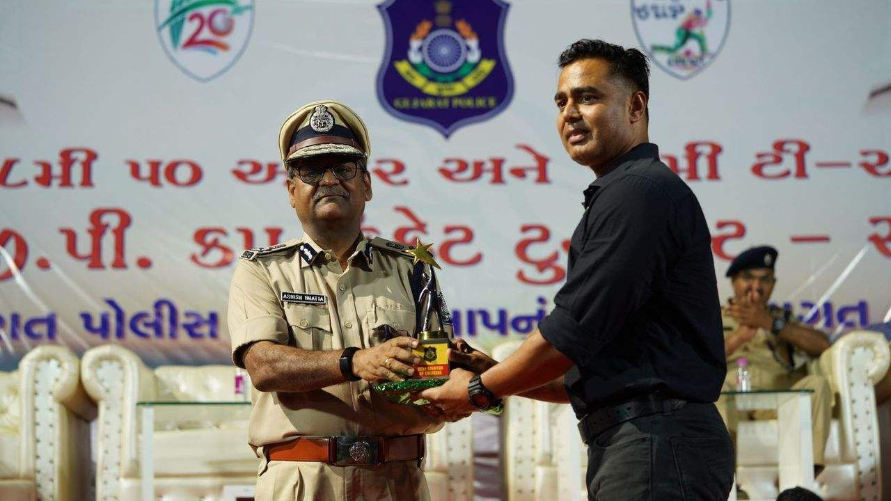 Vadodara : PSI અરુણ મિશ્રા બન્યા ગુજરાત પોલીસ દળના ફિટેસ્ટ કોપ, રાજ્ય પોલીસ વડાએ કર્યું સન્માન