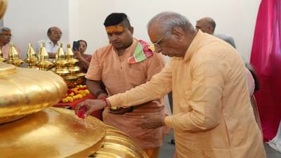 Panchmahal: પાવાગઢ મંદિરનું શિખર સોનાના કળશથી થયુ સુશોભિત, 2 કિલો 900 ગ્રામ સોનાનો ઢોળ ચઢાવેલા 8 કળશની પ્રતિષ્ઠા કરાઇ